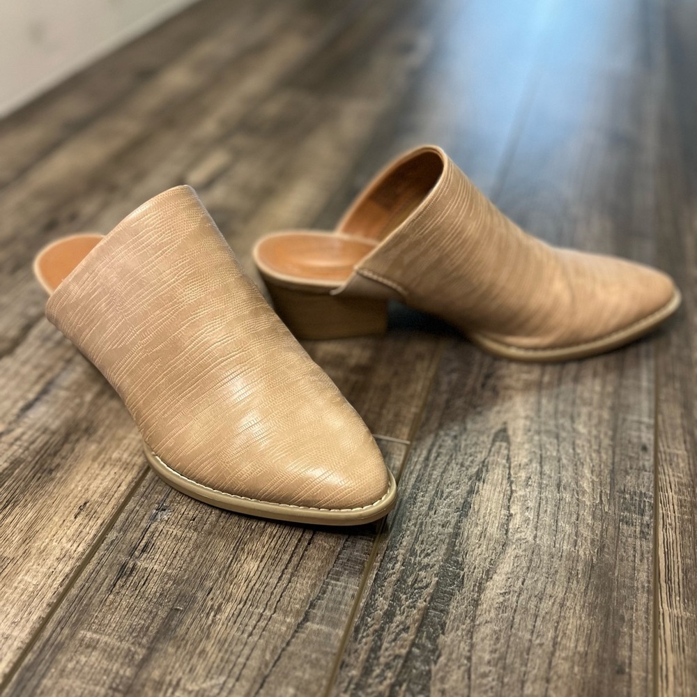 Universal Thread Tan Mules - Picture 2 of 4